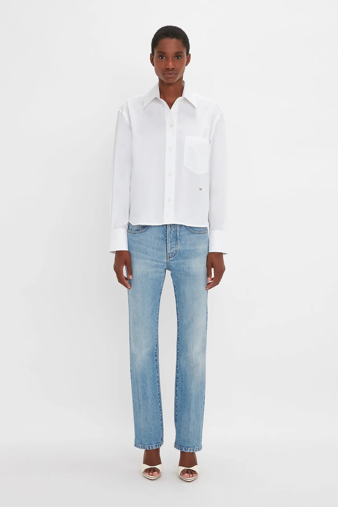 20230914_VB_104_5094d31e-9d7a-462c-b745-cf51840a78ef_1500x Pointed Collar Oversized Shirt In White - Image 1